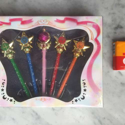 $500 100% 全新 未開封 美少女戰士 SailorMoon 變身筆 一套五件 (紀念版)