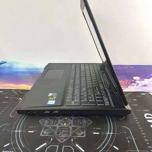 Intel® Core™ i7-6700 電競筆記本電腦，，頂配 16G ddr4 記憶體， samsung 870 e...