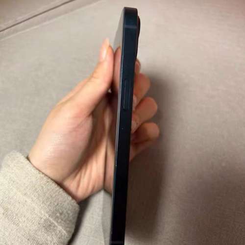 Iphone 12 256GB 行貨，電池效能100 %