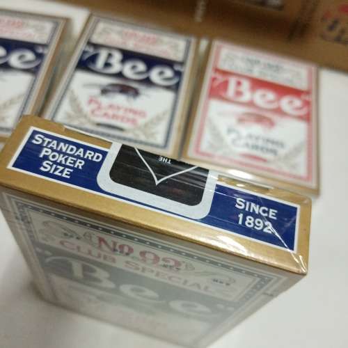 出售 全新 美國(蜜蜂啤派)紅色，藍色