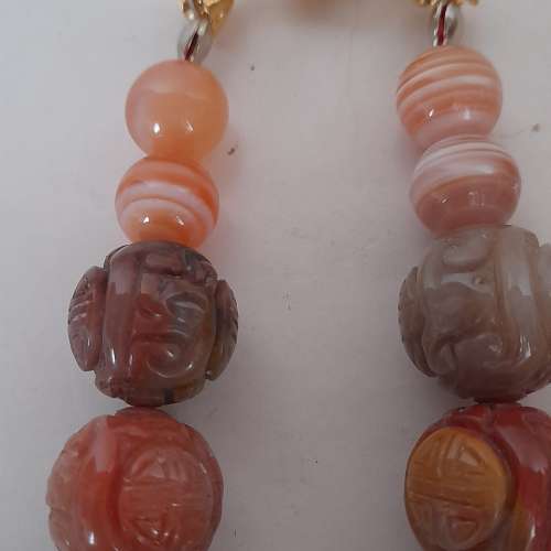 雕花瑪瑙/黃玉頸鏈,16/18mm圓/紐型 連焊口波仔扣長約十八寸。如照片顯示。單條380元...