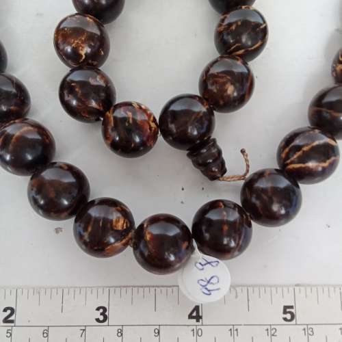 根珀珠串，16mm 26寸，98 gram ,可以改穿約三條手串。no.B24.3.24