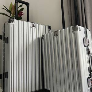 全新鋁合金框高級行李箱,20吋$280，24吋$320,28吋$360