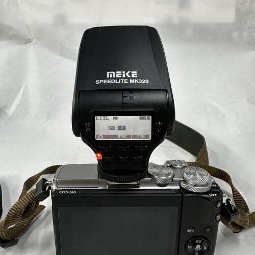 Canon EOS M6 + Canon EFM 28mm f/3.5 Macro IS STM + MK320閃光燈