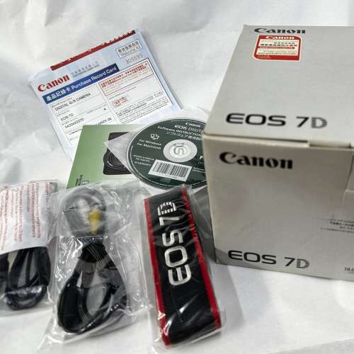 Canon 7D Body 70%新 ＋ 副廠直度手把