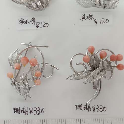 清理古舊存貨平售,一手6個金屬心針，共售500元,單一個價錢如照片顯示，no.B.26.3.24