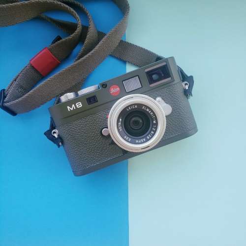 Leica M8.2 Safari edition w/ 28mm f2.8 limited silver edition