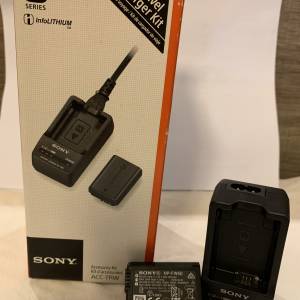 全新Sony ACC-TRW kit ,原廠充電器連原廠電，一套$400