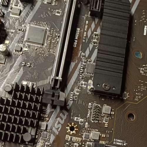 微星B550M超新淨，正常使用，可以sf，面交，有m2槽位