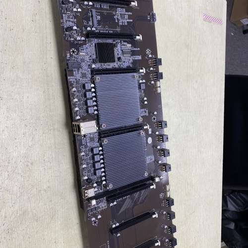 8卡直插礦機主板