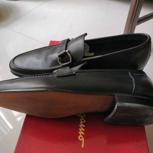 Salvatore Ferragamo 男裝皮鞋size 8，全新未著