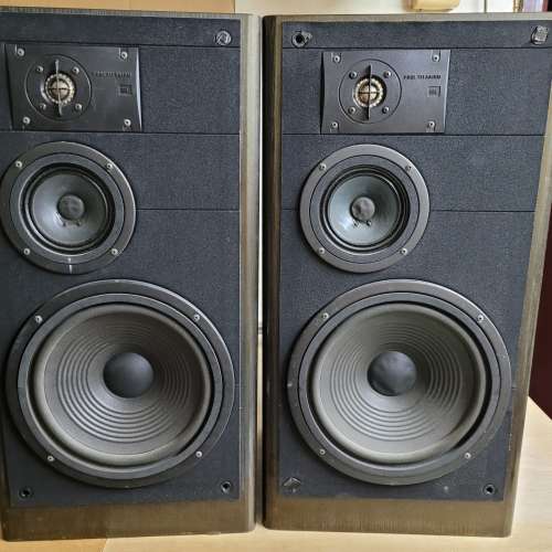 JBL LX55 speakers