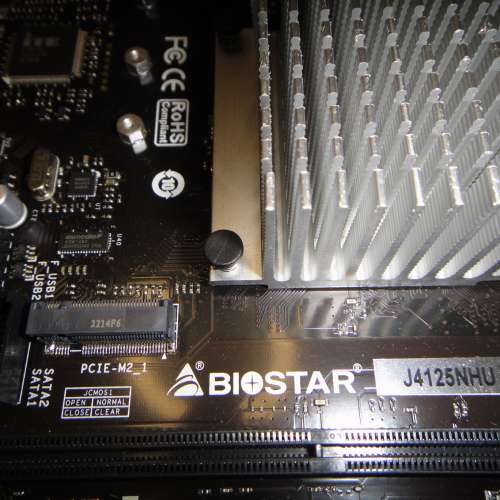ITX主版 BIOSTAR J4125NHU (DDR4)內建四核CPU