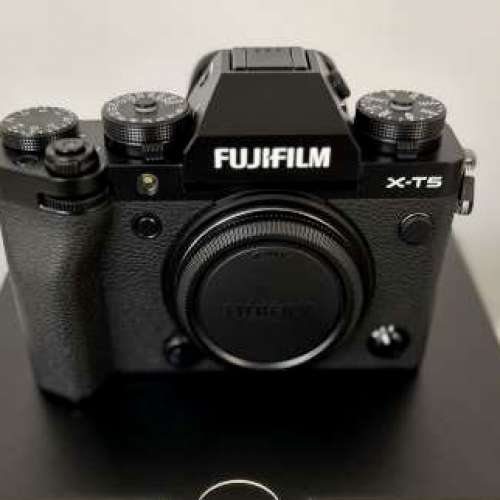 Fujifilm X-T5 黑色 + XF 16-80 F4 kit鏡 （99%新）