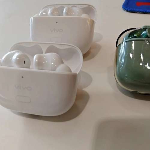 2* VIVO TWS 2 + REMAX COZYBUDS W18