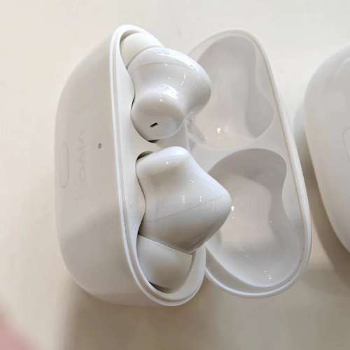 2* VIVO TWS 2 + REMAX COZYBUDS W18