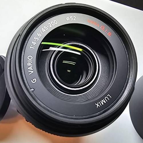 Panasonic LUMIX G VARIO
45-200mm F4-5.6 MEGA O.I.S.
(H-FS045200)