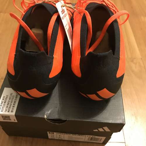 全新 Adidas 偏硬地埸低筒球靴Predator Accuracy.1