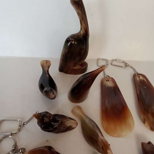 清理舊存貨平售，一手12件牛骨雕刻小擺件部分可以做吊件用，共售330元，no.R30.3.24