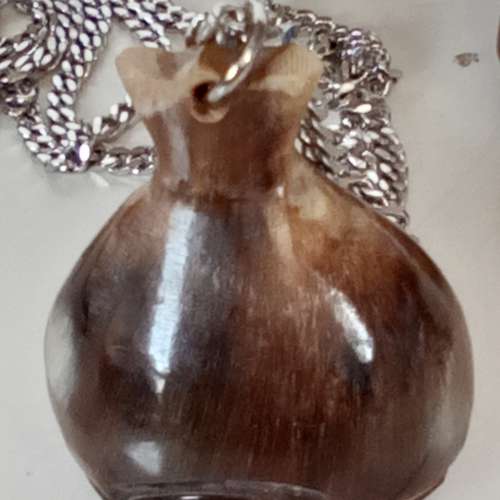 牛骨雕刻花瓶小擺件，連32寸銅鏈可做吊件用，單件100元，5件共售330元，no.30.3.24