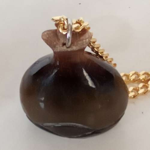 牛骨雕刻花瓶小擺件，連32寸銅鏈可做吊件用，單件100元，5件共售330元，no.30.3.24