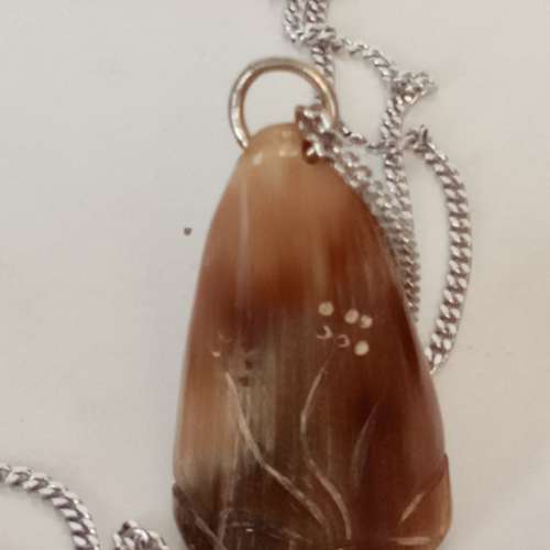 牛骨雕刻花瓶小擺件，連32寸銅鏈可做吊件用，單件100元，5件共售330元，no.30.3.24