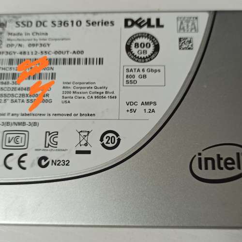 Intel 2.5" 800GB SATA SSD 企業級 高耐用度 剩餘5200 TBW 健康度 100%