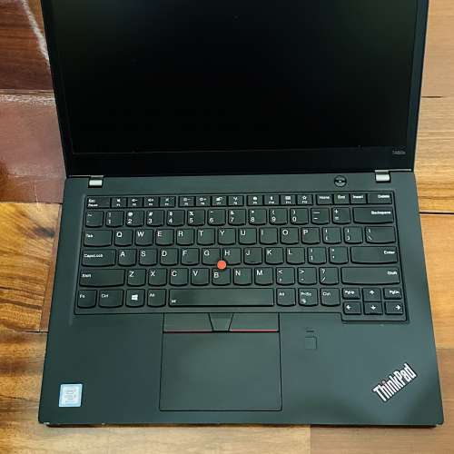 Lenovo 手提電腦T480S HDMI 輸出，16G ram, 256 gb, $1,100. +$100. 配全新docking ...