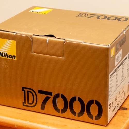 Nikon D7000 + 原廠直倒MB-D11