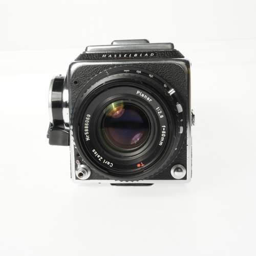 Hasselblad 500c body + zeiss T* 80mm lens
