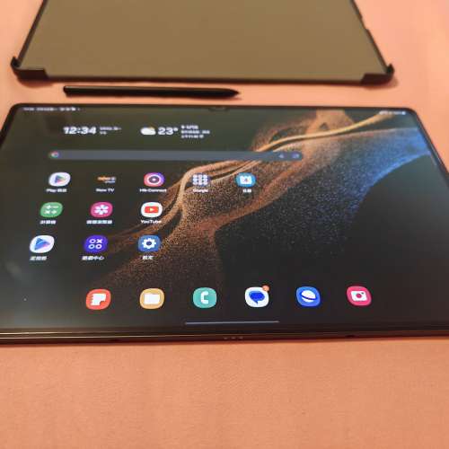 出售港行9成新Tab S8 ultra 16+512  5G版，剩機無盒（有筆），功能完全正常，平時只...