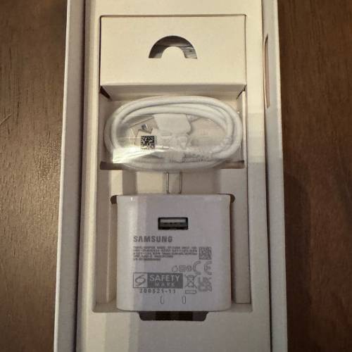 全新 Samsung Galaxy Tab A9 4+64GB Wifi 黑色 & A22 5G 不議價送全新尿袋同按摩槍