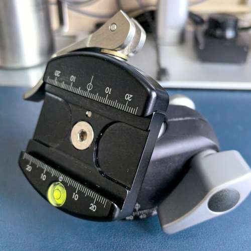 RRS Ball Head (BH-40) + Full-Size Lever-Release Clamp (B2 AS II H)