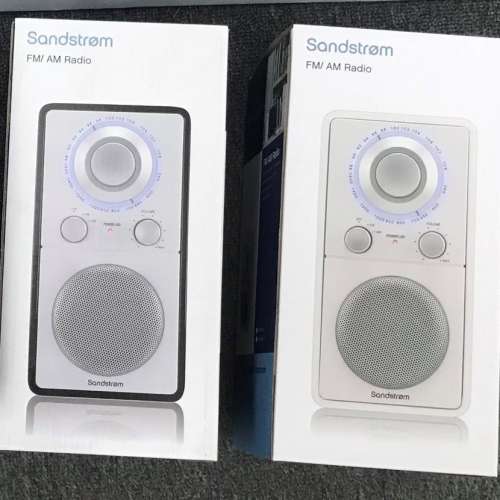 全新北歐Sandstrom白色/ 黑色焗漆AM/FM收音機