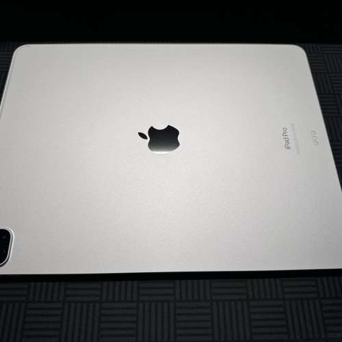 Apple iPad Pro 12.9" 6th Gen. 256GB Wi-Fi 銀色 + Apple Pencil 二代