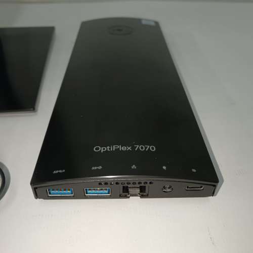 Dell Optiplex 7070 Ultra 桌上迷你電腦 連 LCD 腳架