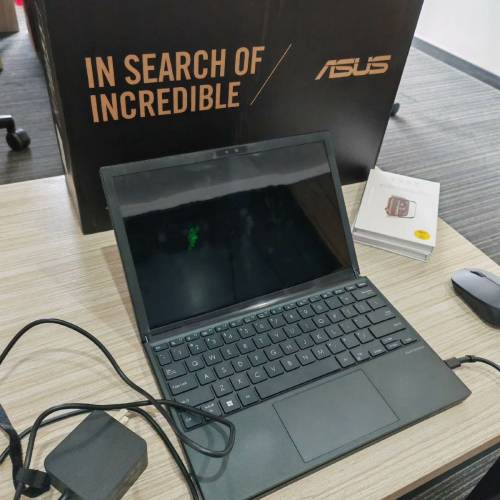 90%新 ASUS華碩 UX9702 第12代i7