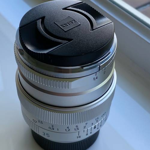 Carl Zeiss 35mm F1.4 ZM (Silver)