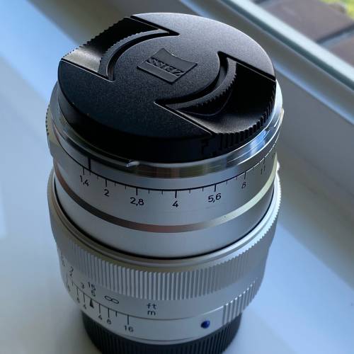 Carl Zeiss 35mm F1.4 ZM (Silver)
