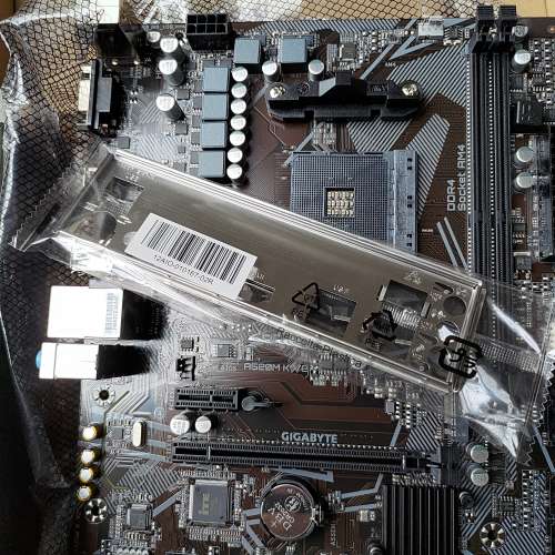 出售AMD小型電腦可電玩，娛樂，剪片等工作。 100%正常可用