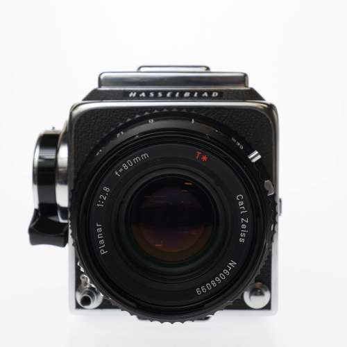 Hasselblad 500C/M with Carl Zeiss Planar C 80mm f/2.8 T* Black Lens