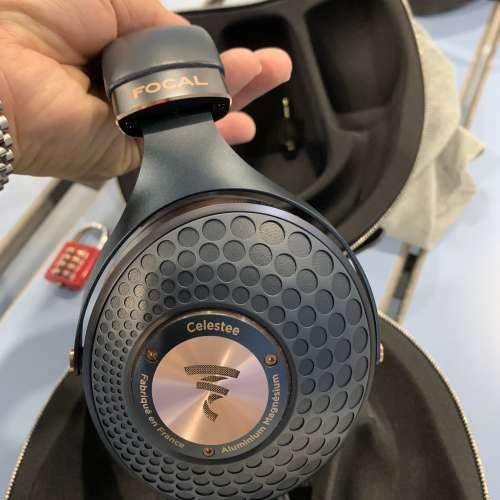 Focal Celestee close back headphones