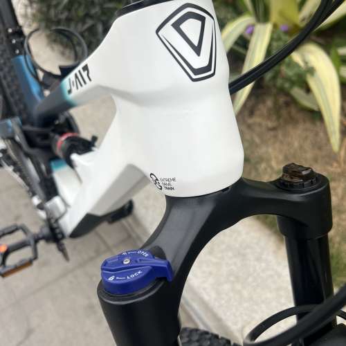 JAVA J.AIR  650B-SAITAFOSSI-SUS-12S 碳纖維 軟尾避震 山地車 送水架前後蛙燈叮叮