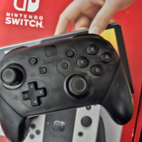 白oled switch主機，齊配件，跟pro掣，阿爾宙斯game 一隻