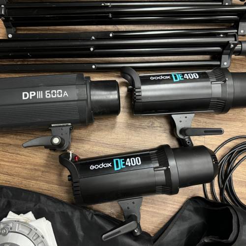 （抵用粗用）3支影樓燈+ 5支燈腳+  3個柔光箱 / Godox DE400 + 金貝 DP III 600A（...