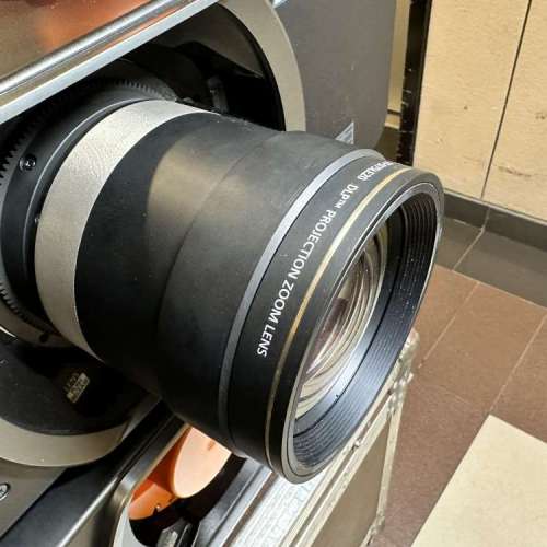 Panasonic 樂聲 DLP 投影機 PT-DZ110X ANSI 10600流明