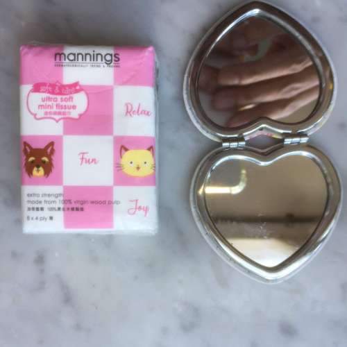 $20 - 100% 百變小櫻 可摺手袋心形鏡仔 (有放大功能)