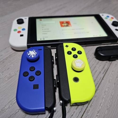 Nintendo Switch大電版 + 藍黃joy-con