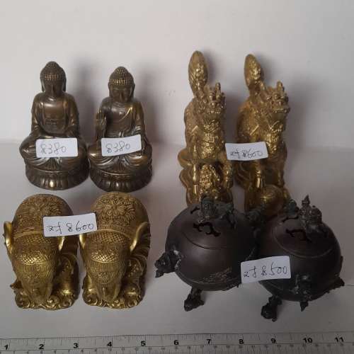 清理存貨大平賣。一手八件銅器擺件如照片顯示共售一千元。，單件價錢照片顯示七折...