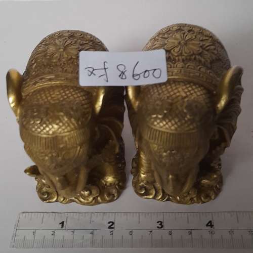 清理存貨大平賣。一手八件銅器擺件如照片顯示共售一千元。，單件價錢照片顯示七折...